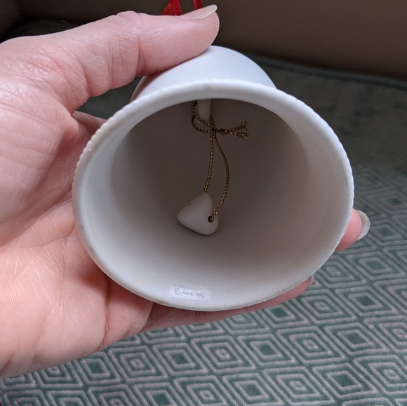 Hallmark Porcelain 2008 Dated Bell Ornament - Picture 6 of 6